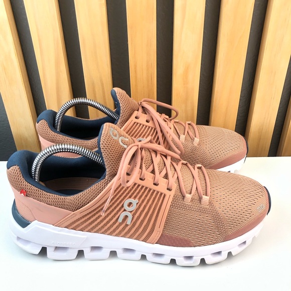 Women on cloud running shoes size 10 - Picture 1 of 6